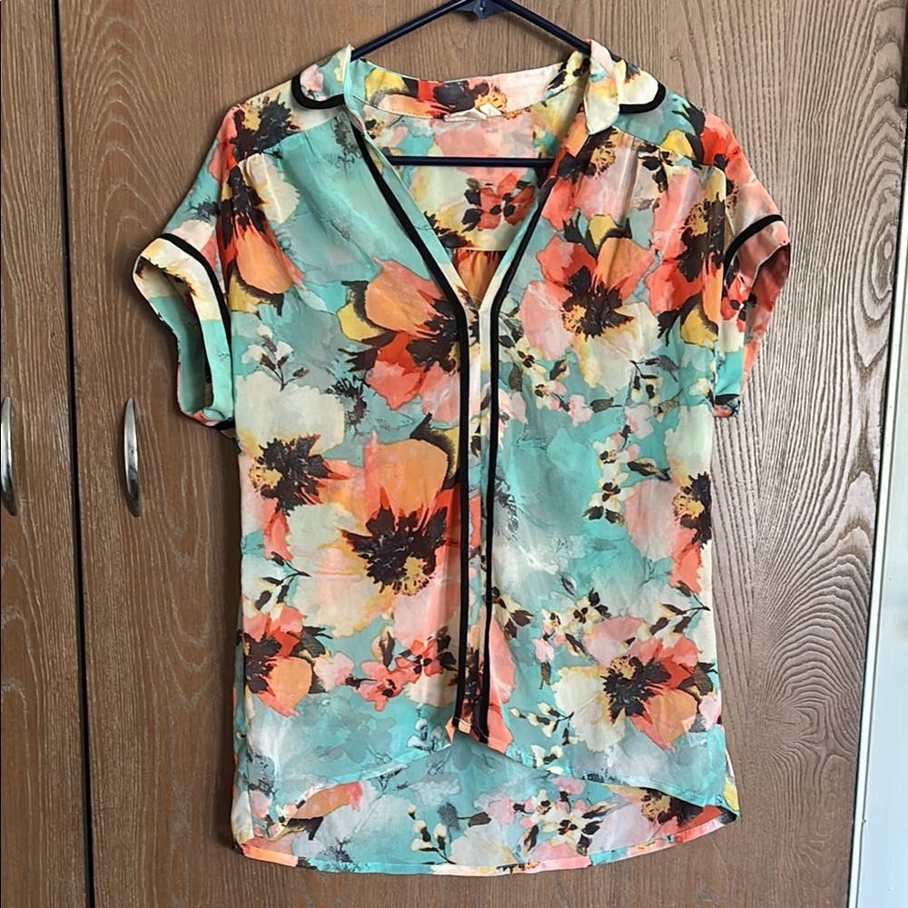 Cute floral button top